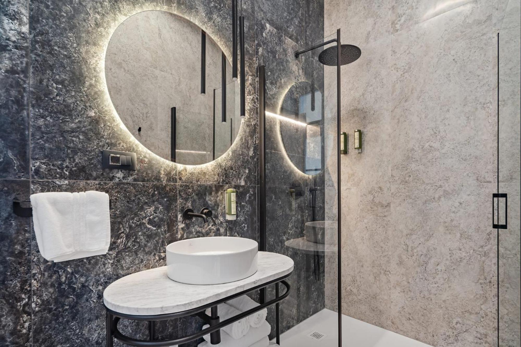 Monamel Luxury Suites Split Buitenkant foto
