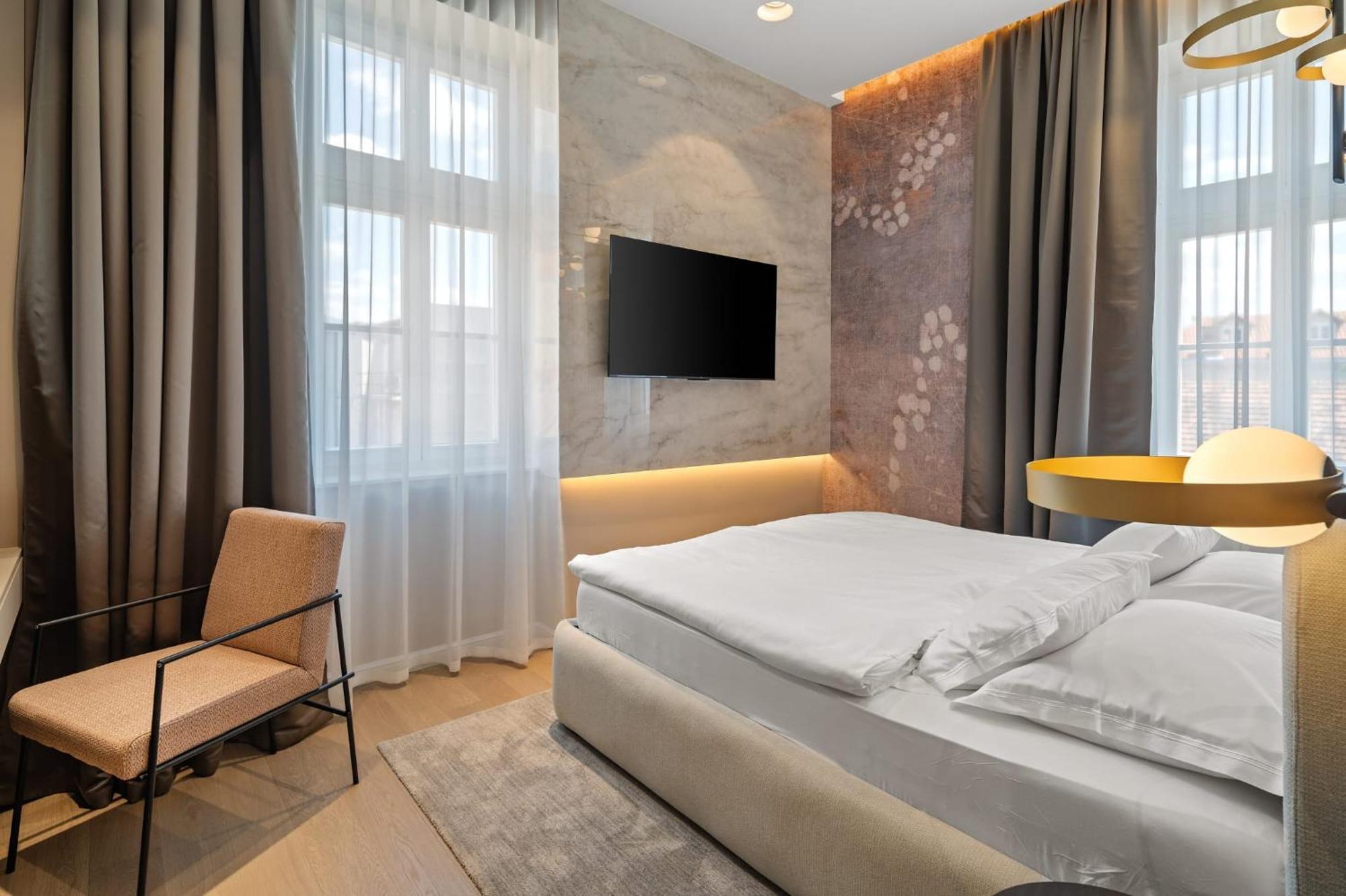 Monamel Luxury Suites Split Buitenkant foto